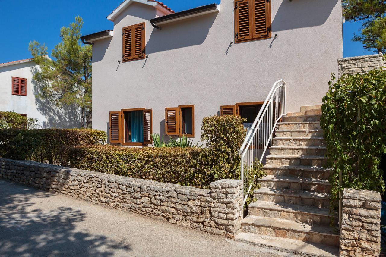 Pavao Apartments Vrboska Exterior foto